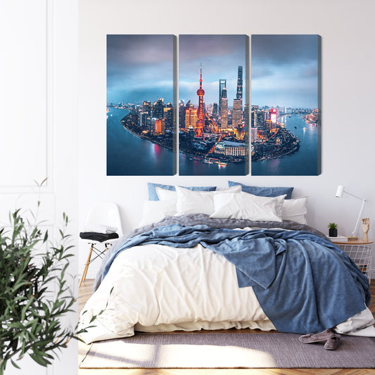 Obraz Wieloczęściowy Panorama Szanghaju Nocą – miejski krajobraz do wnętrz nowoczesnych, industrialnych, loftowych – widok 2
