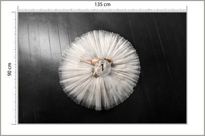 Fototapeta Buty Do Baletu Na Białej Tutu 135 × 90 cm – podgląd kadru