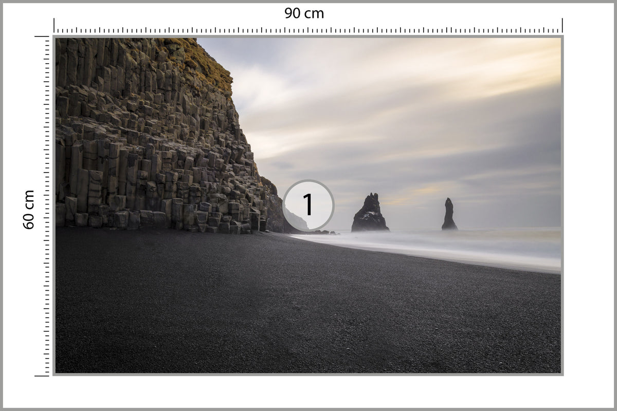 Fototapeta Plaża Morze Skały Czarny Piasek 90 × 60 cm – podgląd kadru