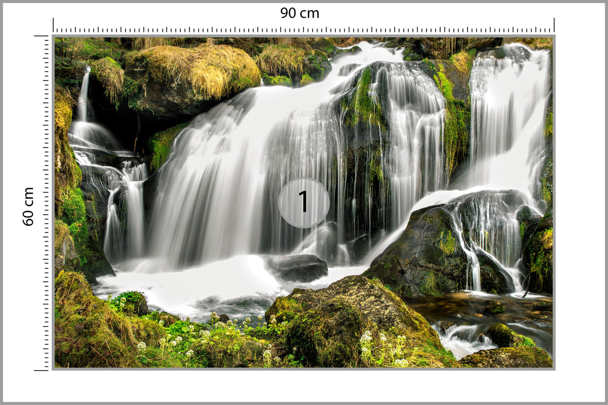 Fototapeta Wodospad W Lesie Na Omszałych Skałach 90 × 60 cm – podgląd kadru