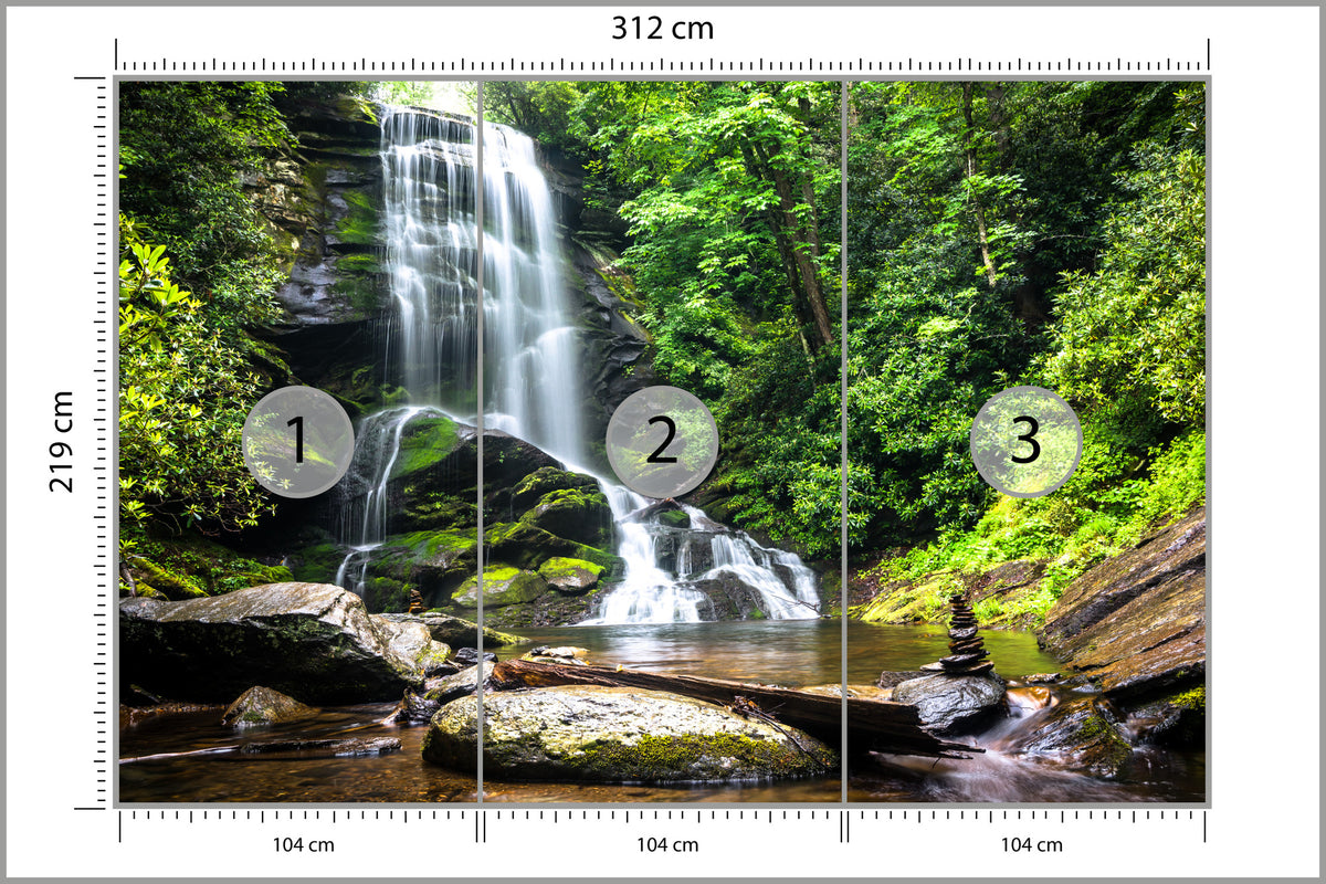 Fototapeta Wodospad Kaskada W Lesie Na Skałach 312 × 219 cm – podgląd kadru