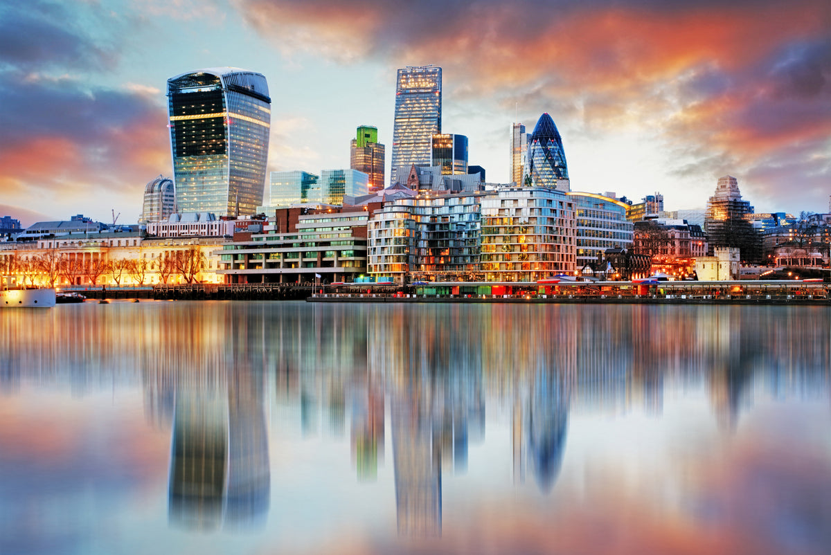 Fototapeta Panorama Londynu Odbita W Tamizie – wzór