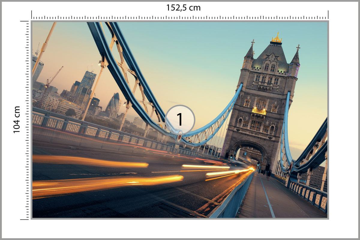 Fototapeta Londyn Tower Bridge Ze Światłami Ruchu 152,5 × 104 cm – podgląd kadru