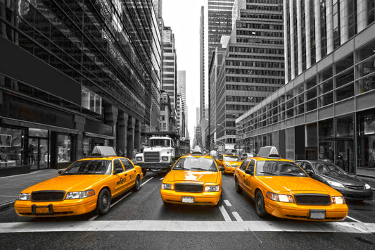 Obraz Na Płótnie Żółte Taksówki NYC – miejski dynamizm do wnętrz industrialnych i loftowych. 120x80