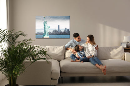 Obraz Na Płótnie Statua Wolności i Nowy Jork – ikona miasta do wnętrz nowoczesnych i industrialnych – widok 6