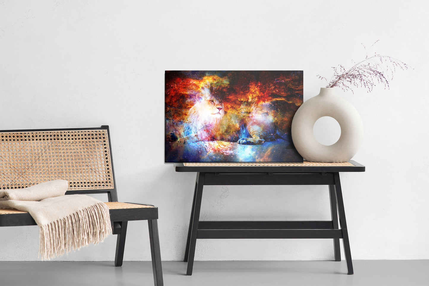 Obraz Na Płótnie Kosmiczny Lew – majestatyczna dekoracja do wnętrz nowoczesnych, industrialnych i glamour – widok 5