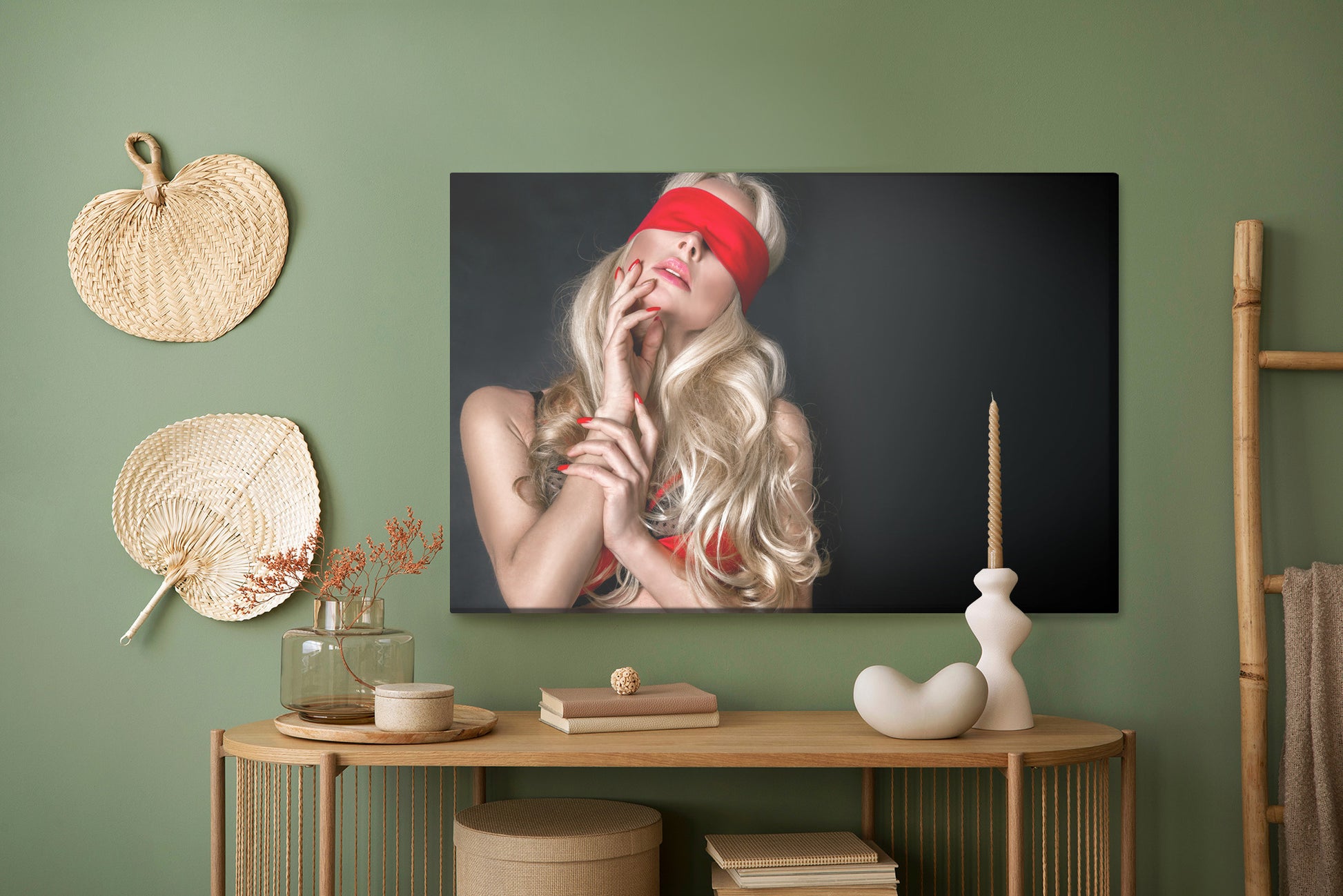 Obraz Na Płótnie Kobieta Z Opaską – Tajemniczy portret do wnętrz Modern, Minimalistycznych i Loftowych – widok 4