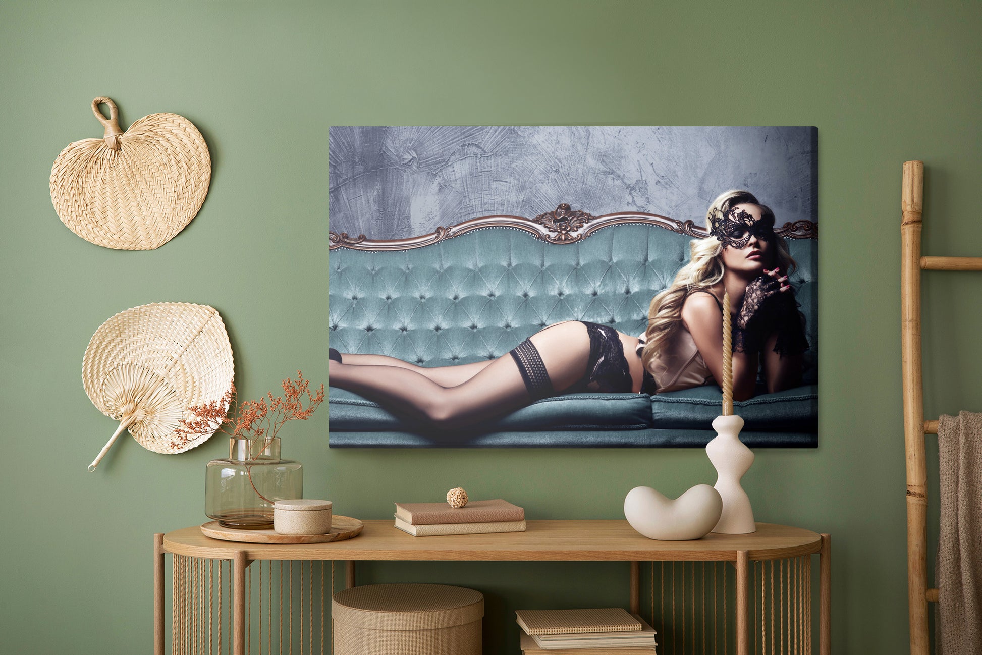 Obraz Na Płótnie Kobieta w Karnawałowej Masce – ciemna elegancja do wnętrz glamour i modern classic – widok 4