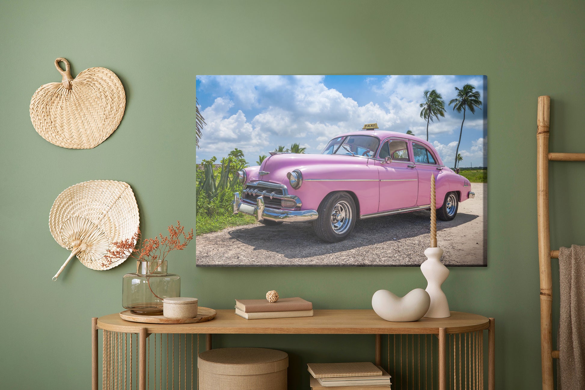 Obraz Na Płótnie Retro Różowy Samochód – urokliwy akcent vintage do wnętrz shabby chic i skandynawskich. – widok 4