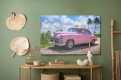 Obraz Na Płótnie Retro Różowy Samochód – urokliwy akcent vintage do wnętrz shabby chic i skandynawskich. – widok 4
