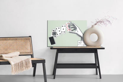 Obraz Na Płótnie Kobieca Ręka z Kartami – elegancki akcent w stylu Art Deco i Modern Classic – widok 5