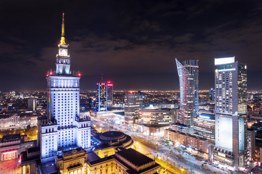 Obraz Na Płótnie Warszawa Nocą – dynamiczny pejzaż miejski do wnętrz industrialnych i nowoczesnych 120x80