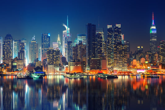 Obraz Wieloczęściowy Manhattan Nocą – dynamiczna panorama miejska do wnętrz nowoczesnych, industrialnych i loftowych 180x120