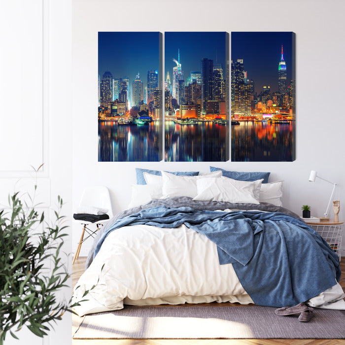 Obraz Wieloczęściowy Manhattan Nocą – dynamiczna panorama miejska do wnętrz nowoczesnych, industrialnych i loftowych – widok 2
