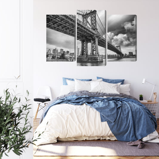 Obraz Wieloczęściowy Most Manhattan – dynamiczna panorama miejska do wnętrz industrialnych i nowoczesnych – widok 2