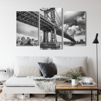 Obraz Wieloczęściowy Most Manhattan – dynamiczna panorama miejska do wnętrz industrialnych i nowoczesnych – widok 3