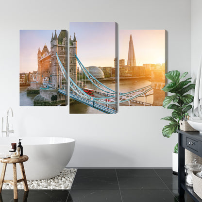Obraz Wieloczęściowy Tower Bridge – majestatyczny wschód słońca do wnętrz nowoczesnych, loftowych i klasycznych – widok 4