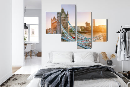Obraz Wieloczęściowy Tower Bridge – rozświetlony wschód słońca do wnętrz nowoczesnych, industrialnych i eleganckich – widok 6