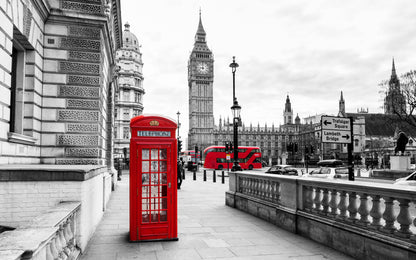 Obraz Wieloczęściowy Londyńska Budka i Big Ben – ikoniczny widok do wnętrz nowoczesnych, industrialnych i eklektycznych 240x150