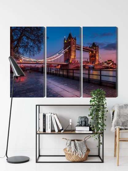 Obraz Wieloczęściowy Londyński Tower Bridge – miejska panorama o zmierzchu do wnętrz nowoczesnych, industrialnych – widok 8
