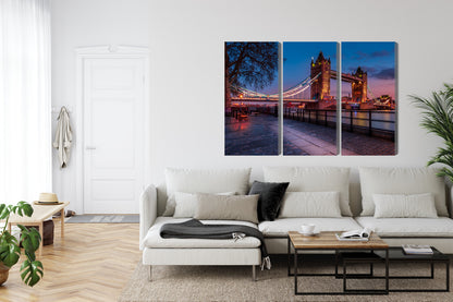 Obraz Wieloczęściowy Londyński Tower Bridge – miejska panorama o zmierzchu do wnętrz nowoczesnych, industrialnych – widok 5