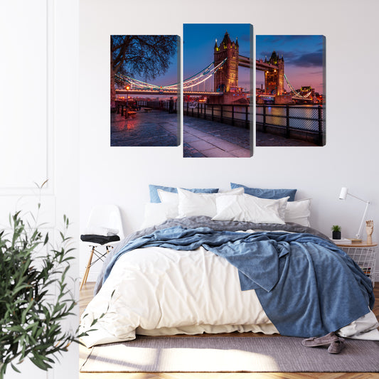 Obraz Wieloczęściowy Tower Bridge – majestatyczny zachód słońca do wnętrz nowoczesnych, industrialnych i glamour – widok 2