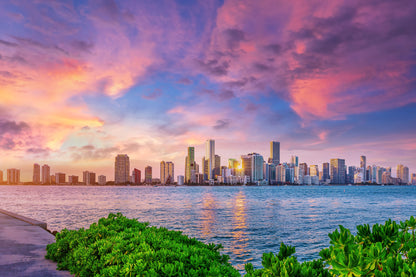 Obraz Wieloczęściowy Panorama Miami – dynamiczna miejska panorama do wnętrz nowoczesnych, glamour i art deco 180x120