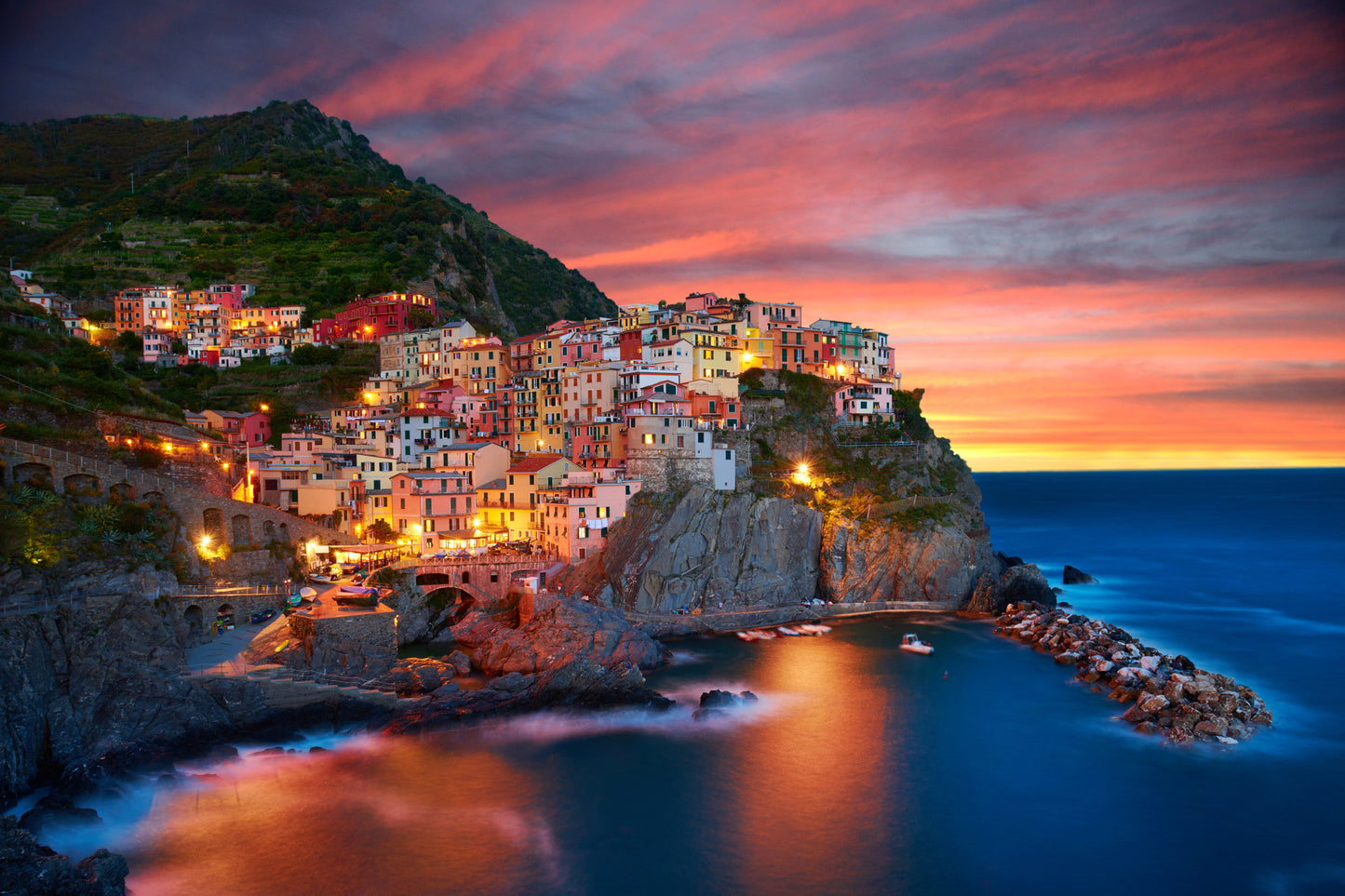 Obraz Wieloczęściowy Manarola, Włochy – śródziemnomorski krajobraz do wnętrz śródziemnomorskich, boho 180x120