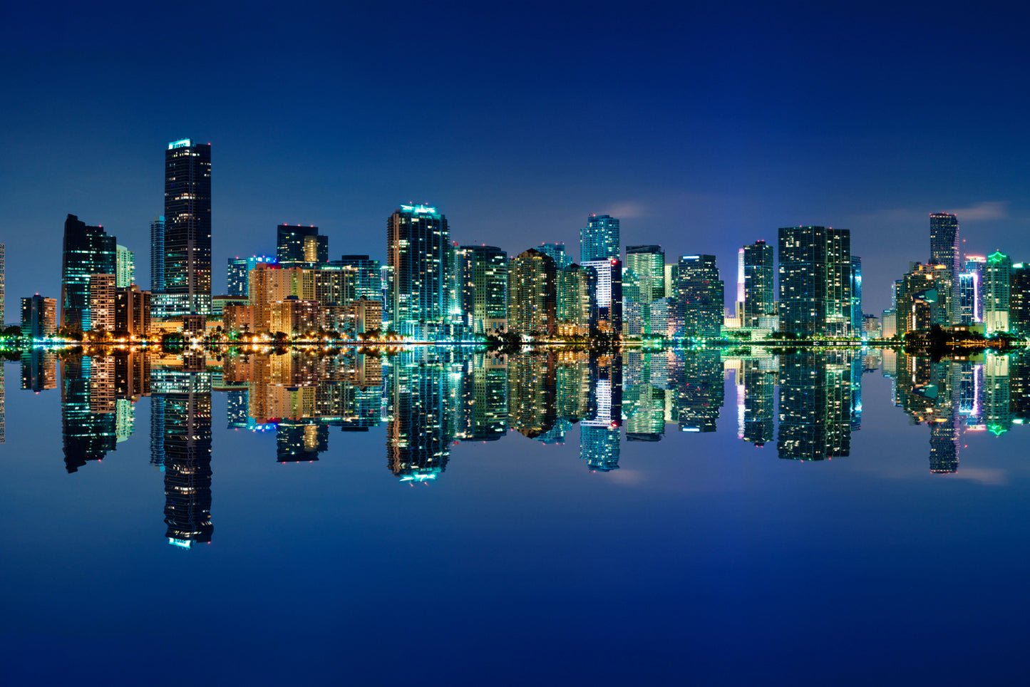 Obraz Wieloczęściowy Panorama Miami Nocą – miejska nocna panorama do wnętrz nowoczesnych i loftowych 180x120