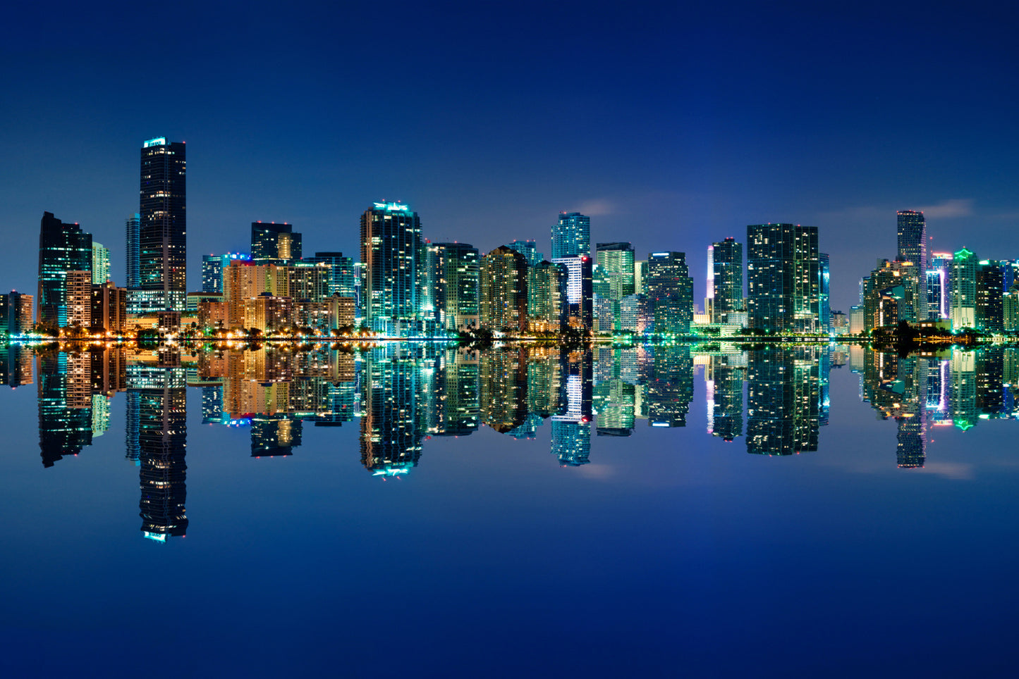 Obraz Wieloczęściowy Panorama Miami Nocą – miejski pejzaż do wnętrz nowoczesnych i minimalistycznych 180x120