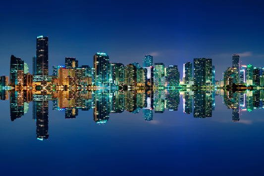 Obraz Wieloczęściowy Panorama Miami Nocą – miejski pejzaż do wnętrz nowoczesnych i minimalistycznych 180x120
