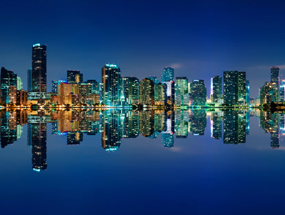 Obraz Wieloczęściowy Panorama Miami Nocą – miejska energia do wnętrz nowoczesnych, glamour i industrialnych 200x150