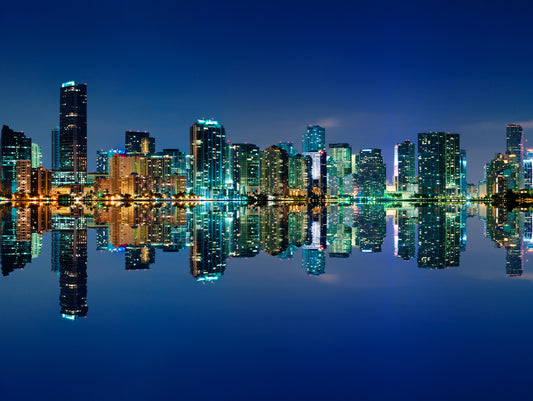 Obraz Wieloczęściowy Panorama Miami Nocą – miejska energia do wnętrz nowoczesnych, glamour i industrialnych 200x150