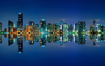 Obraz Wieloczęściowy Panorama Miami Nocą – dynamiczna miejska wizja do wnętrz nowoczesnych, industrialnych i glamour 240x150
