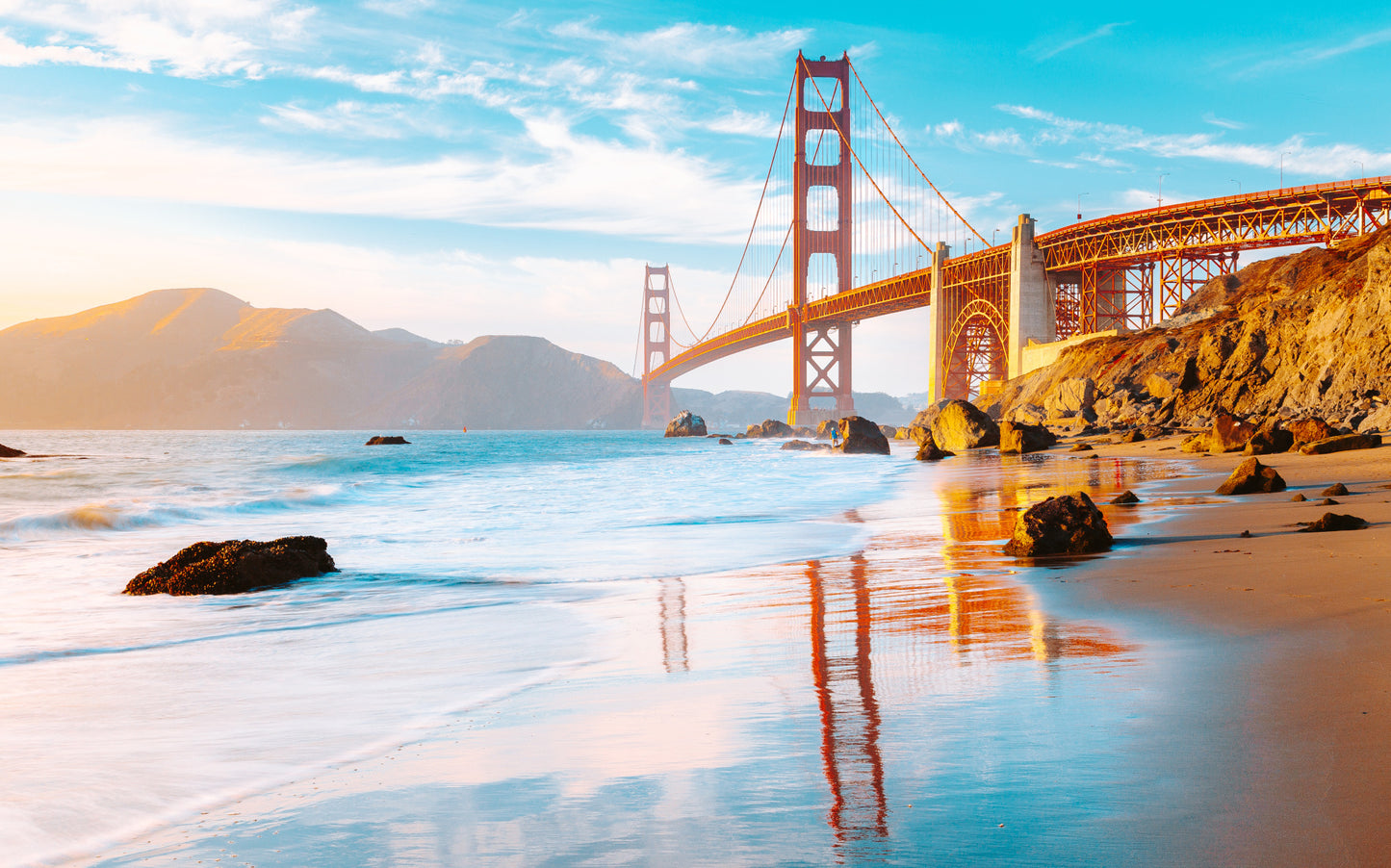 Obraz Wieloczęściowy Most Golden Gate San Francisco – ikoniczna panorama do wnętrz nowoczesnych, industrialnych i urbanistycznych 240x150