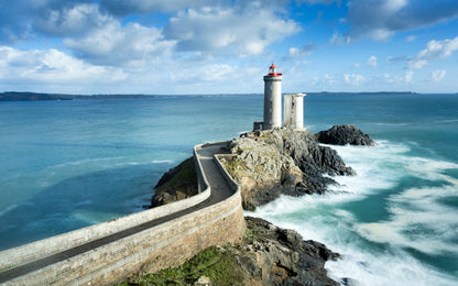 Obraz Wieloczęściowy Latarnia Morska Petit Minou – nadmorski spokój do wnętrz nowoczesnych i coastal 240x150
