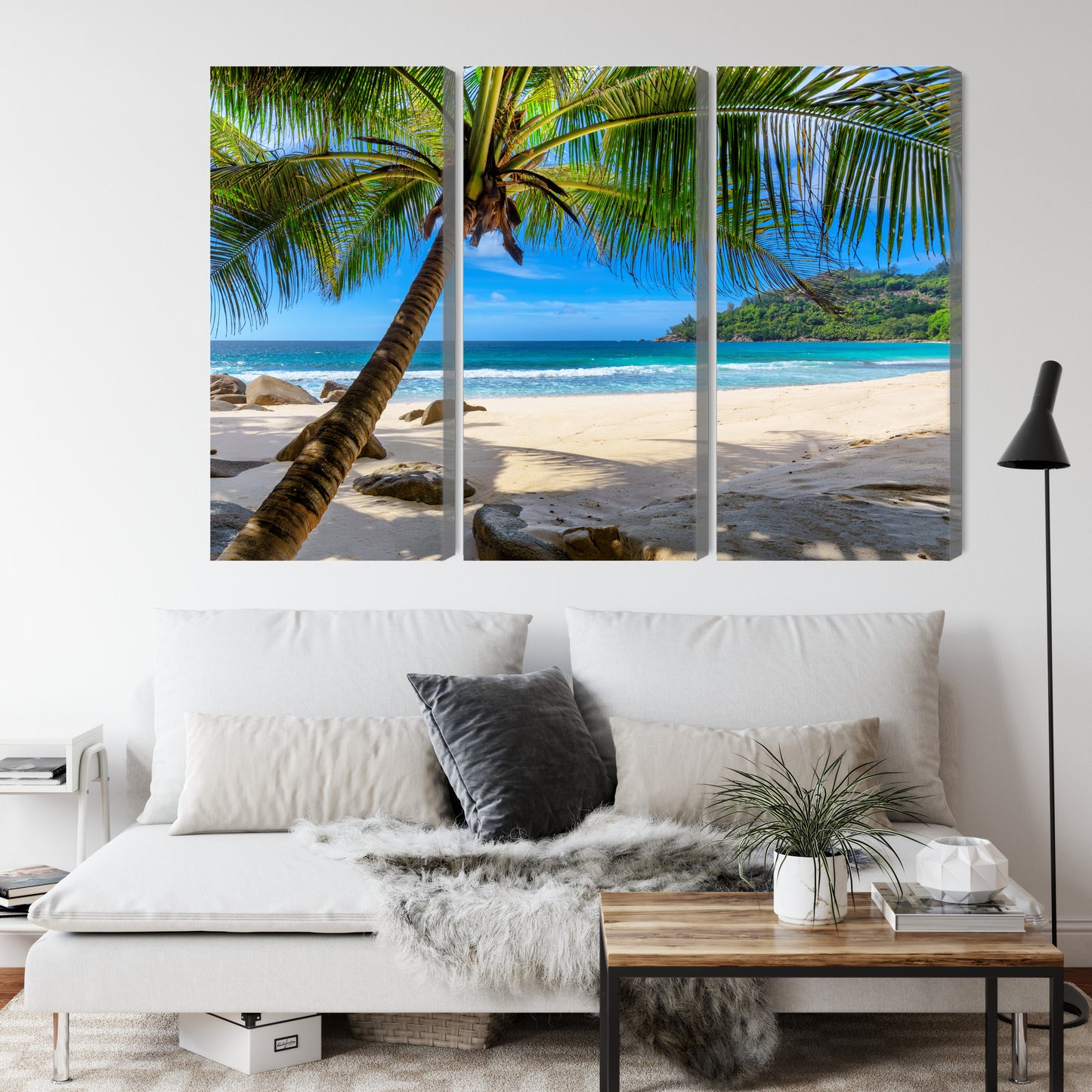 Obraz Wieloczęściowy Tropikalna Plaża z Palmą – egzotyczny spokój do wnętrz Boho, Coastal i Nowoczesnych – widok 3