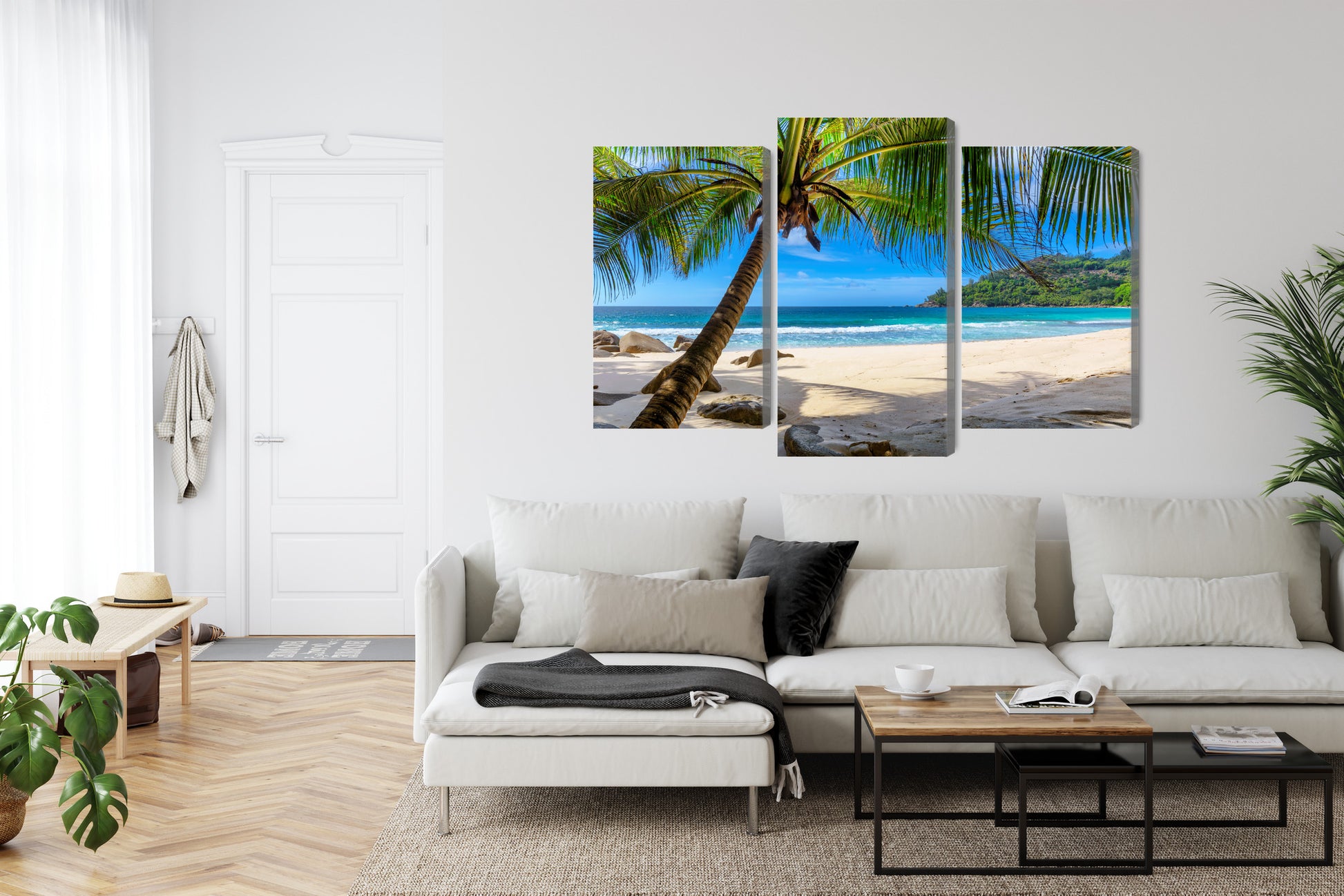 Obraz Wieloczęściowy Tropikalna Plaża z Palmą – Egzotyczna oaza spokoju do wnętrz Coastal, Boho i Modern – widok 5