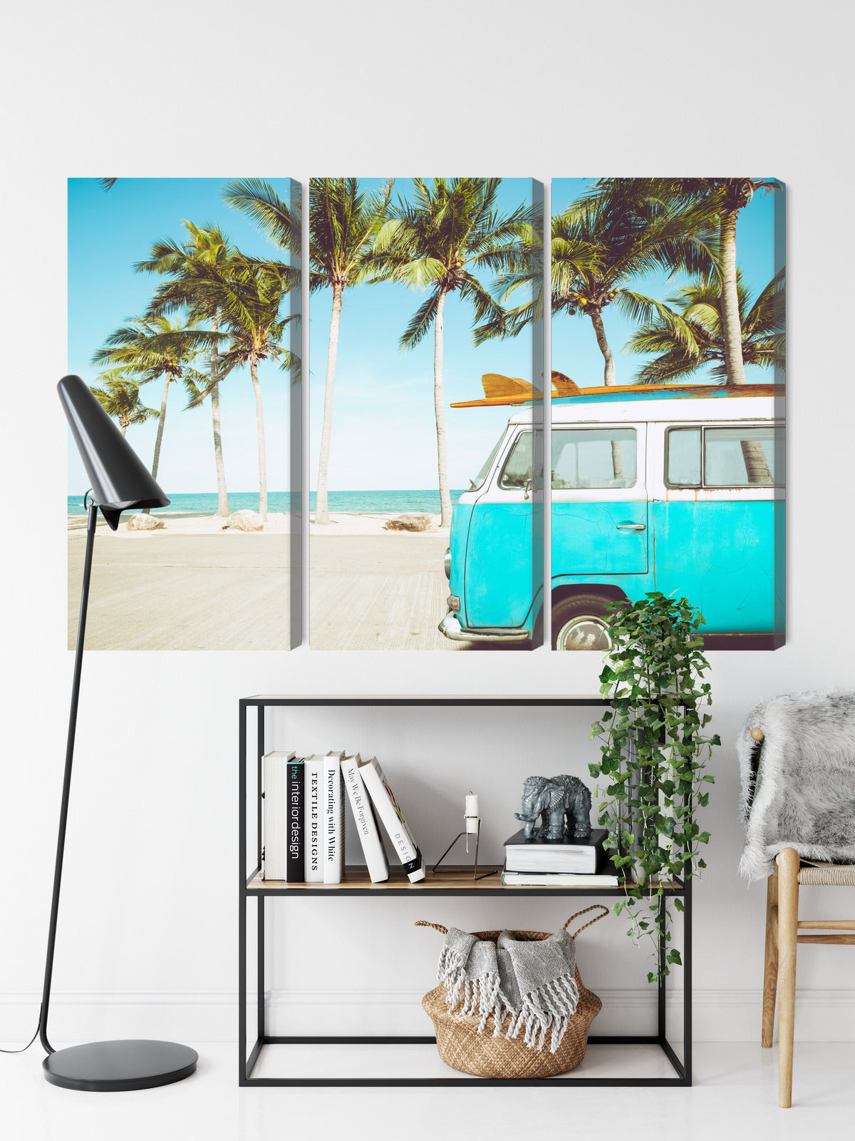 Obraz Wieloczęściowy Retro Samochód na Plaży – Wakacyjny klimat do wnętrz Coastal, Boho, Vintage i Eklektycznych – widok 8
