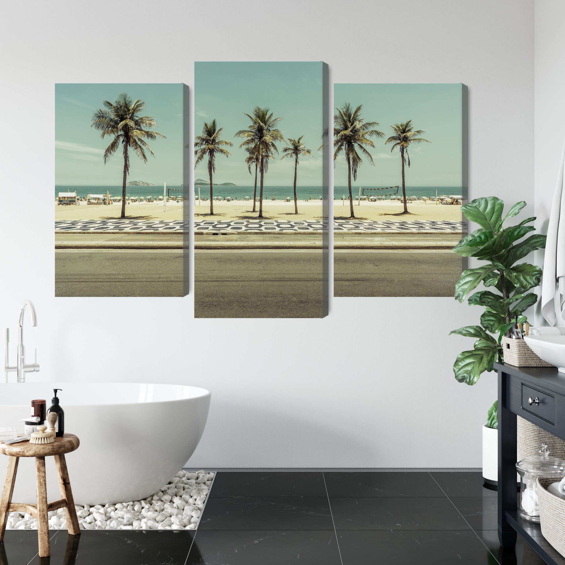 Obraz Wieloczęściowy Palmy Ipanema – egzotyczna panorama do wnętrz boho, eklektycznych, coastal – widok 4