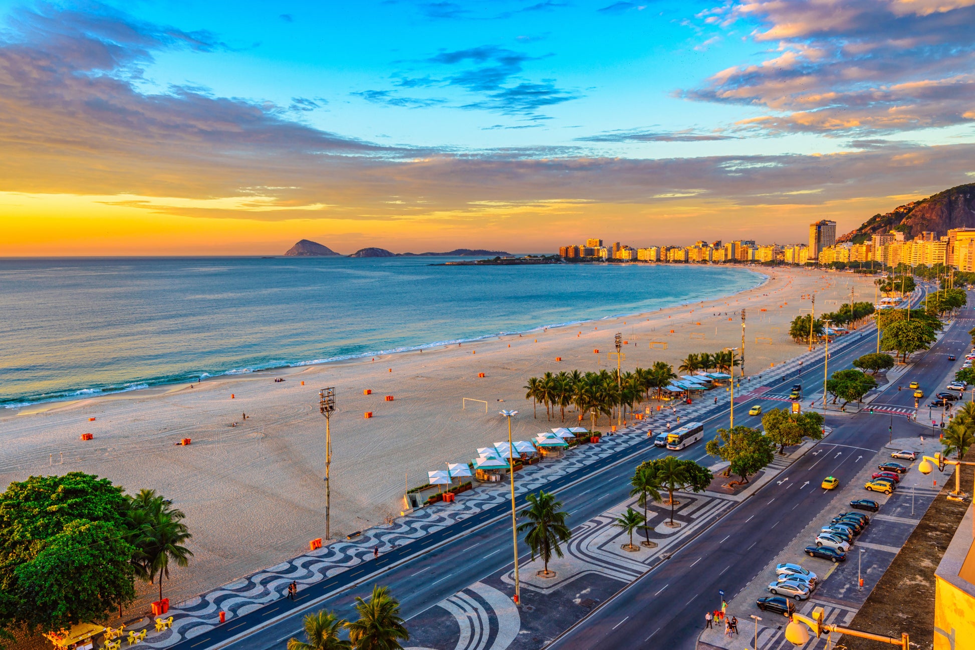 Obraz Wieloczęściowy Wschód Słońca Copacabana – słoneczna panorama do wnętrz nowoczesnych, boho i nadmorskich 180x120