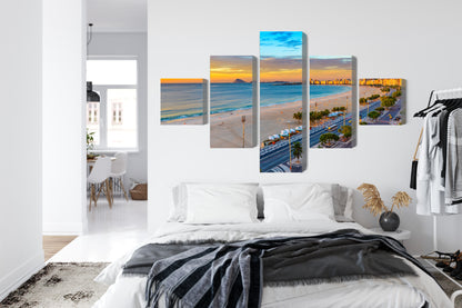 Obraz Wieloczęściowy Plaża Copacabana o Wschodzie – egzotyczna panorama do wnętrz nowoczesnych, boho i glamour – widok 6