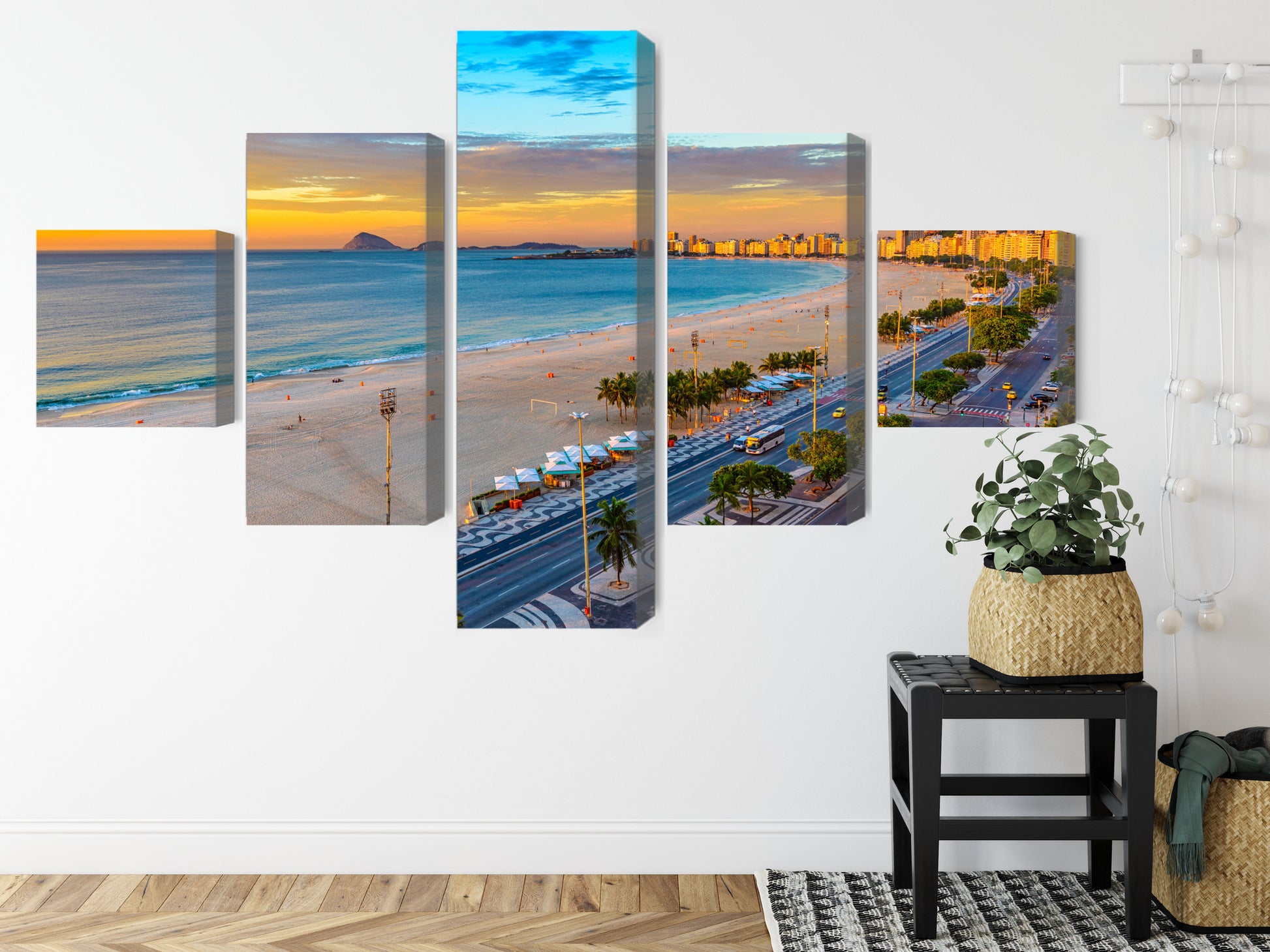 Obraz Wieloczęściowy Plaża Copacabana o Wschodzie – egzotyczna panorama do wnętrz nowoczesnych, boho i glamour – widok 7