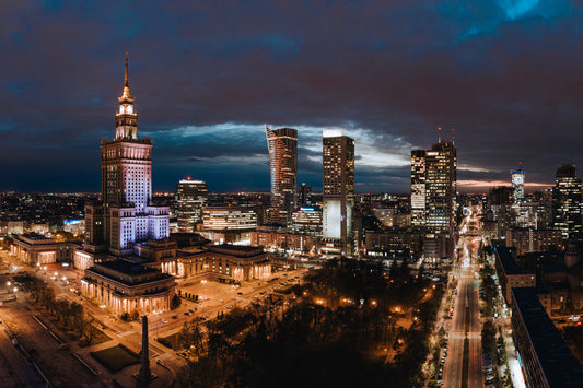 Obraz Wieloczęściowy Panorama Centrum Warszawy Nocą – miejski widok do wnętrz nowoczesnych, industrialnych i loftowych 180x120