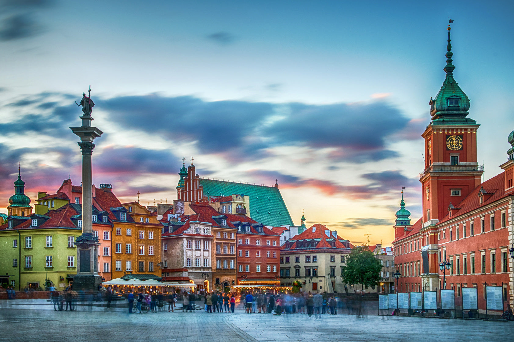 Obraz Wieloczęściowy Panorama Zamku Królewskiego – Majestatyczna panorama dla wnętrz klasycznych, eleganckich i nowoczesnych 180x120