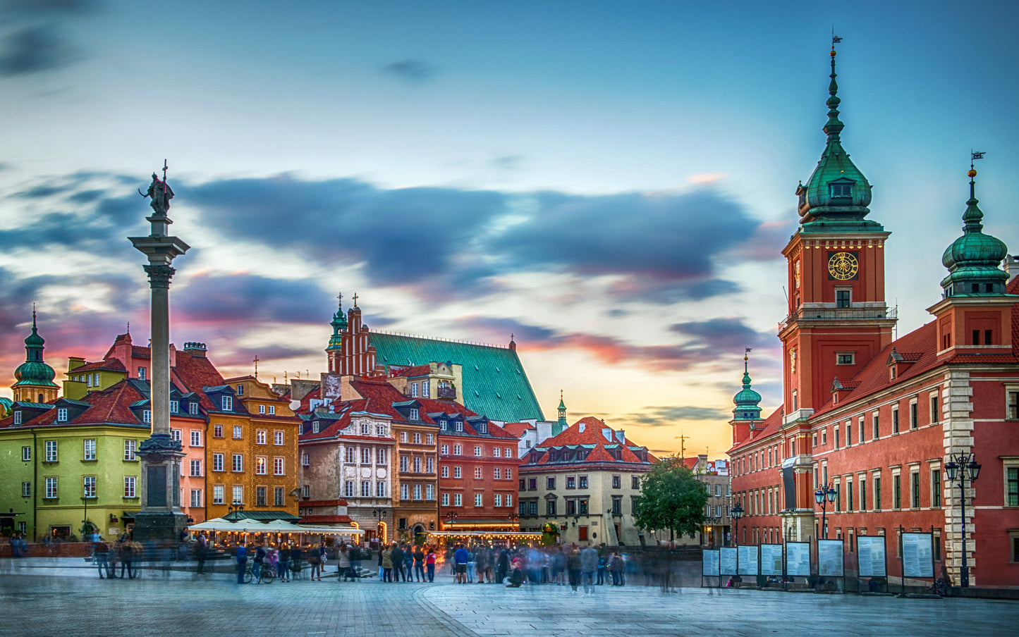 Obraz Wieloczęściowy Panorama Zamku Królewskiego – historyczny widok do wnętrz eleganckich i modern classic. 240x150