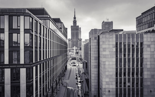 Obraz Wieloczęściowy Panorama Warszawy – czarno-biały pejzaż miejski do wnętrz nowoczesnych i industrialnych 240x150