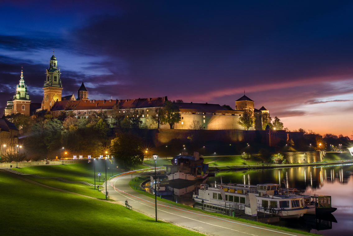Obraz Wieloczęściowy Wawel – Królewski Wschód Słońca do wnętrz klasycznych, eleganckich i modern classic 180x120