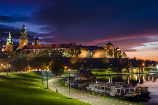 Obraz Wieloczęściowy Wawel – Królewski Wschód Słońca do wnętrz klasycznych, eleganckich i modern classic 180x120