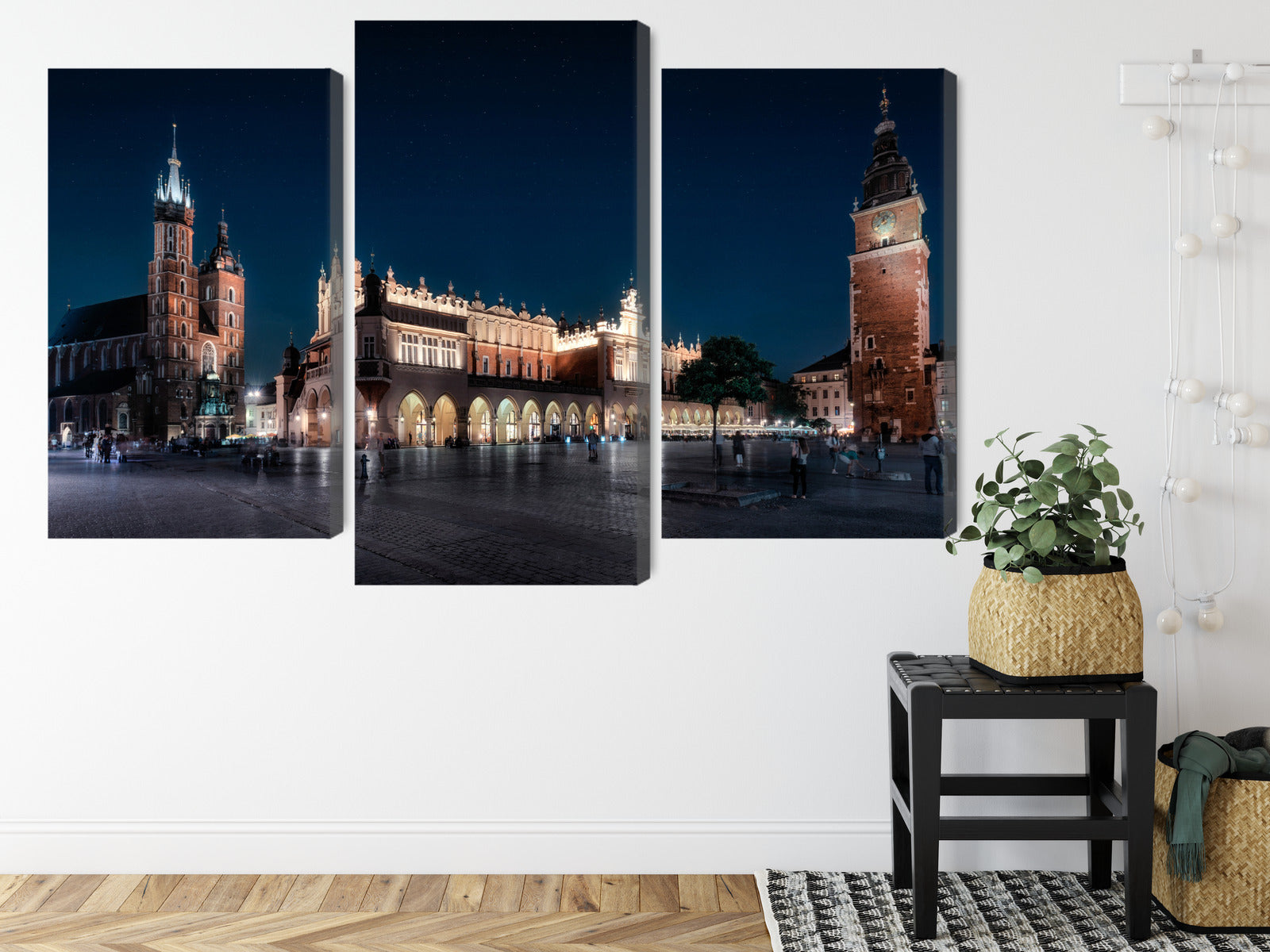 Obraz Wieloczęściowy Krakowskie Sukiennice – nocna panorama do wnętrz nowoczesnych i industrialnych – widok 7